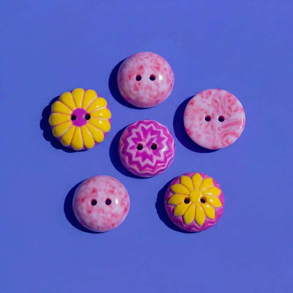 Pink Polymer Clay Marbled & Floral Domed Buttons. Surface effects button with a gloss sealant finish. Make a set of glossy faux-bakelite domed polymer clay buttons: marbled, daisy…